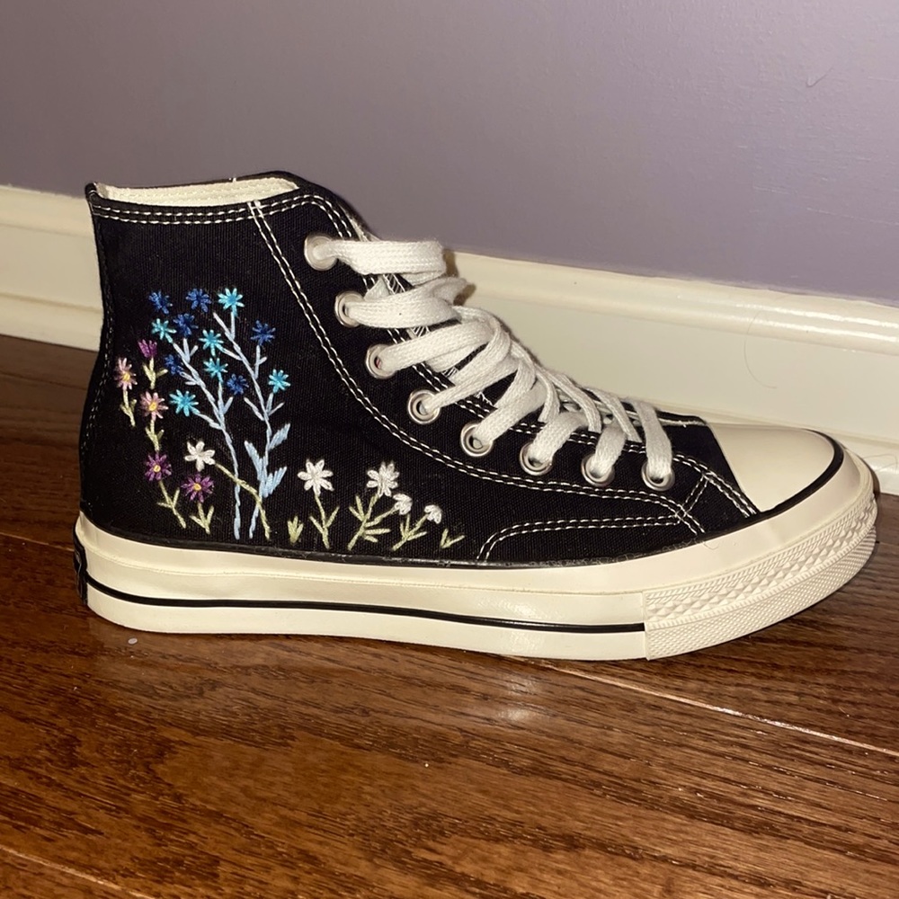 Brand new! Never before worn converse.